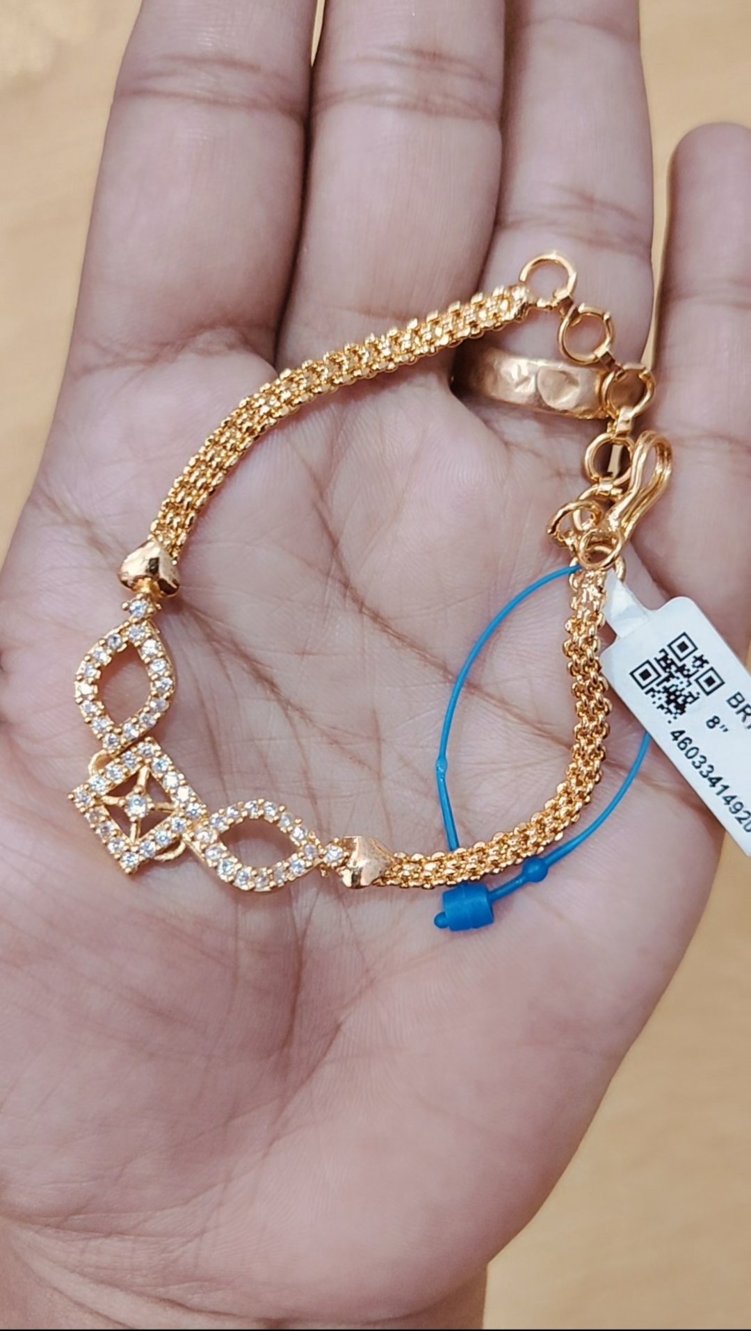 BRACELET