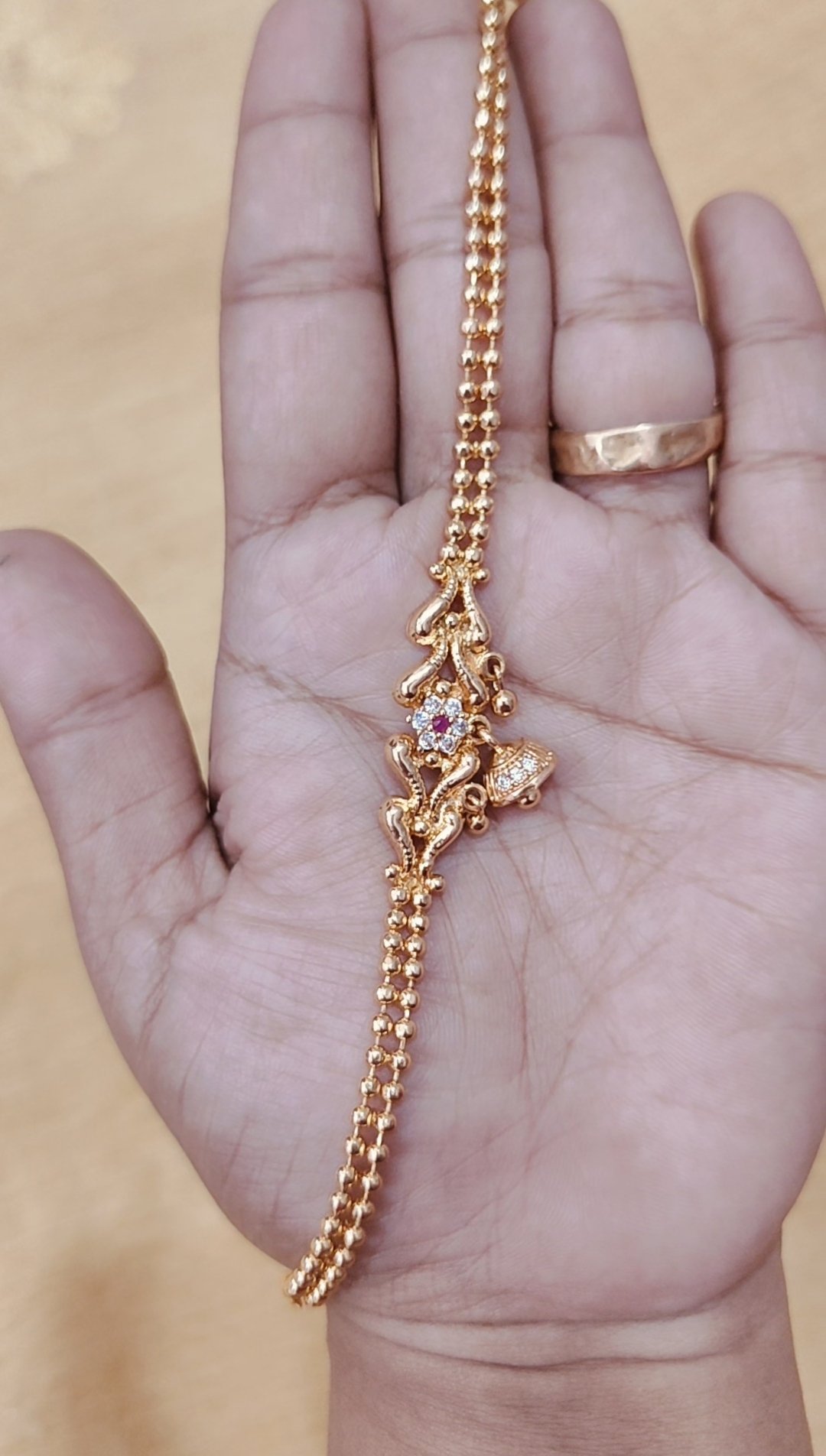 BRACELET