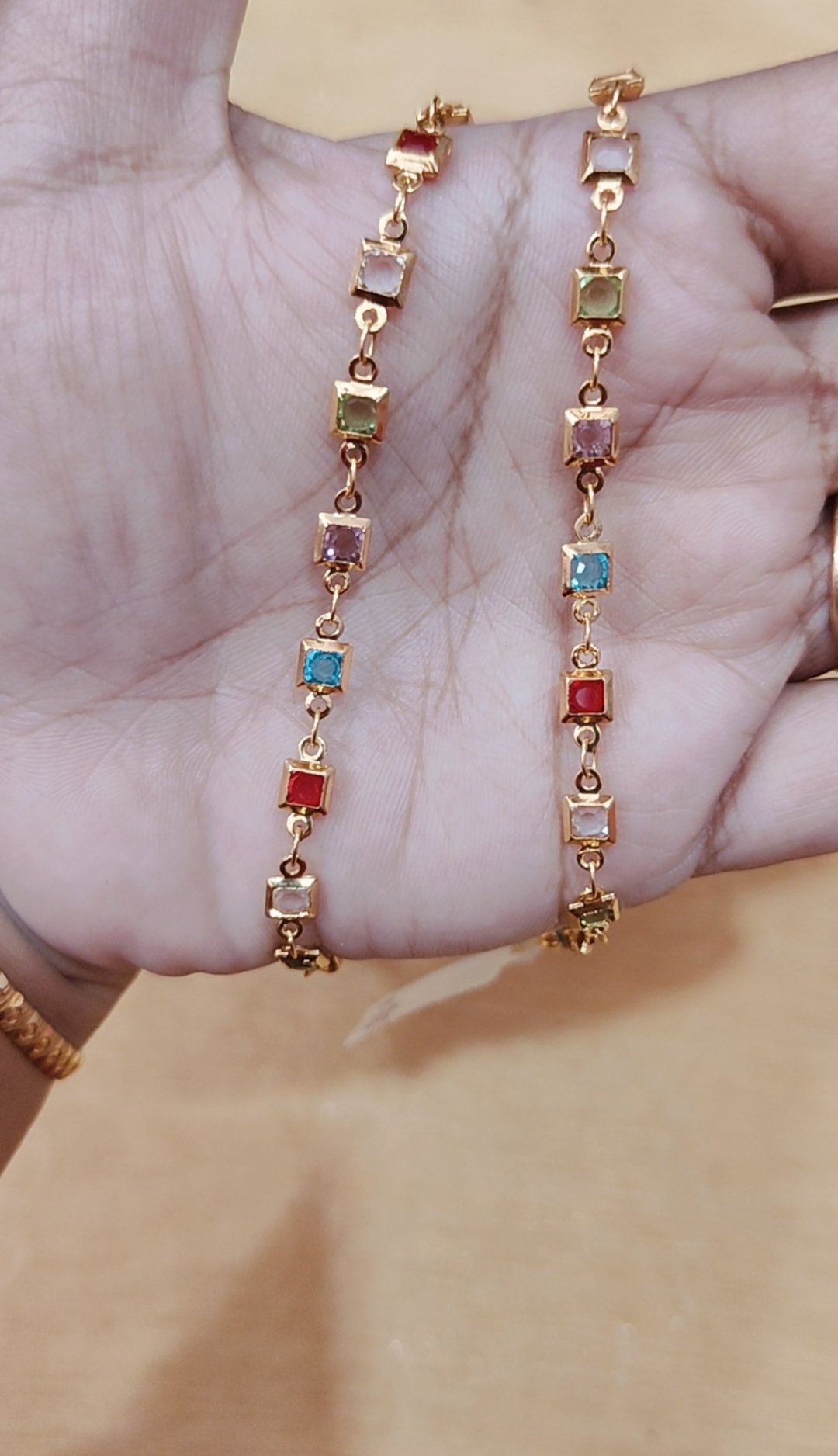 CHAIN STONE