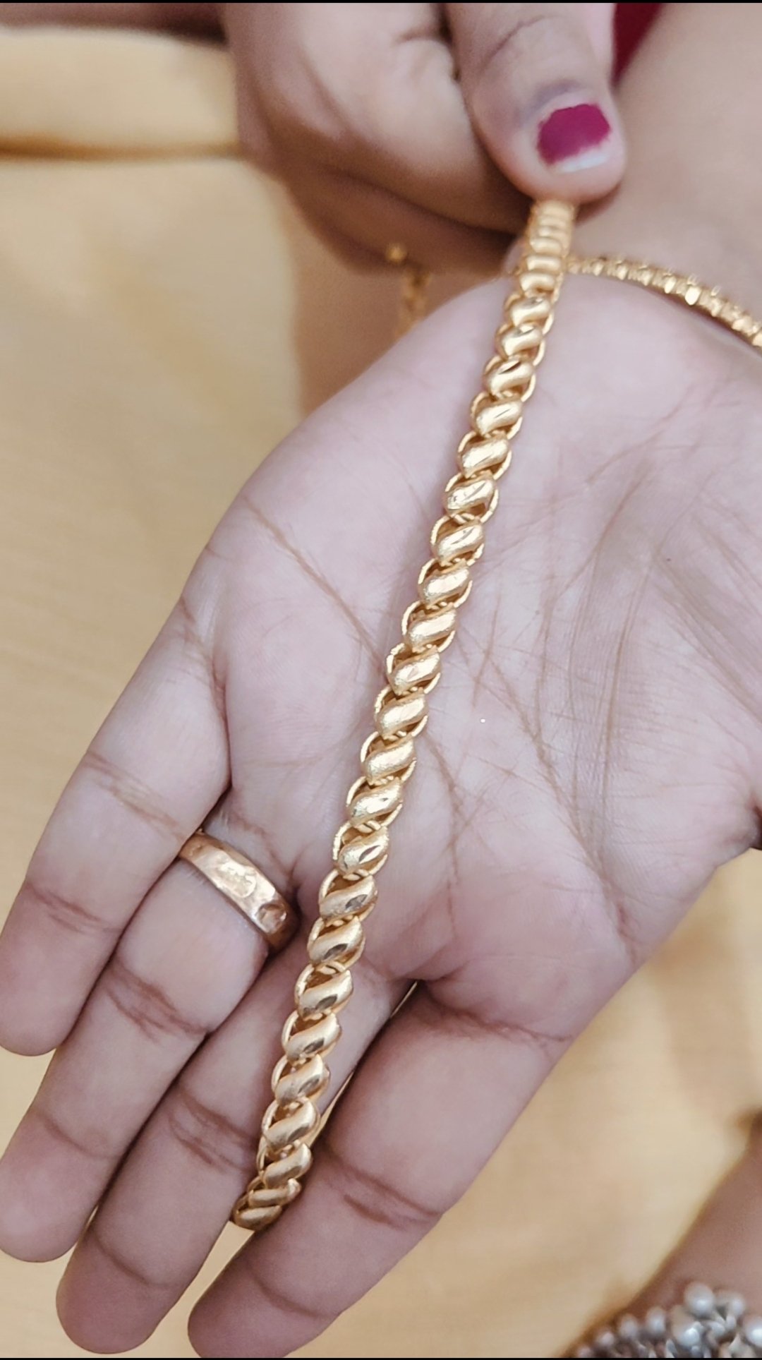 LONG CHAIN